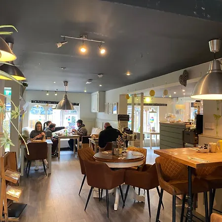 Πανσιόν The Lemon Leaf Cafe Bar And Townhouse