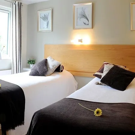 The Lemon Leaf Cafe Bar And Townhouse Gæstehus