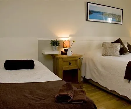Penzion The Lemon Leaf Cafe Bar And Townhouse 4*