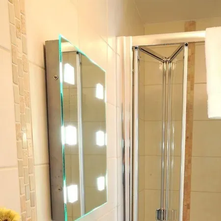 The Lemon Leaf Cafe Bar And Townhouse