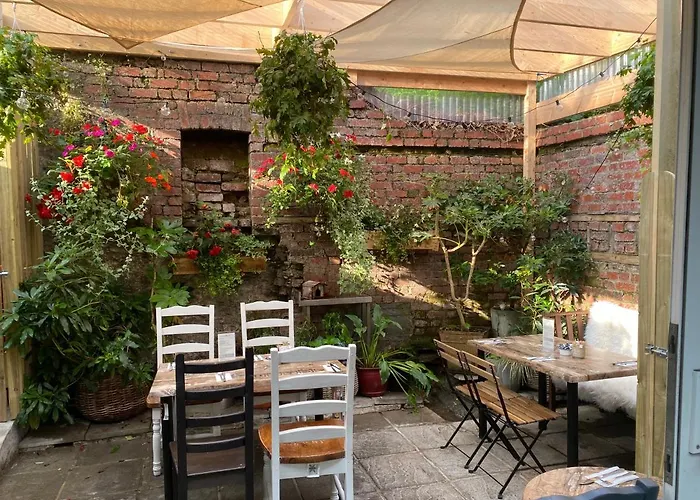 The Lemon Leaf Cafe Bar And Townhouse Kinsale