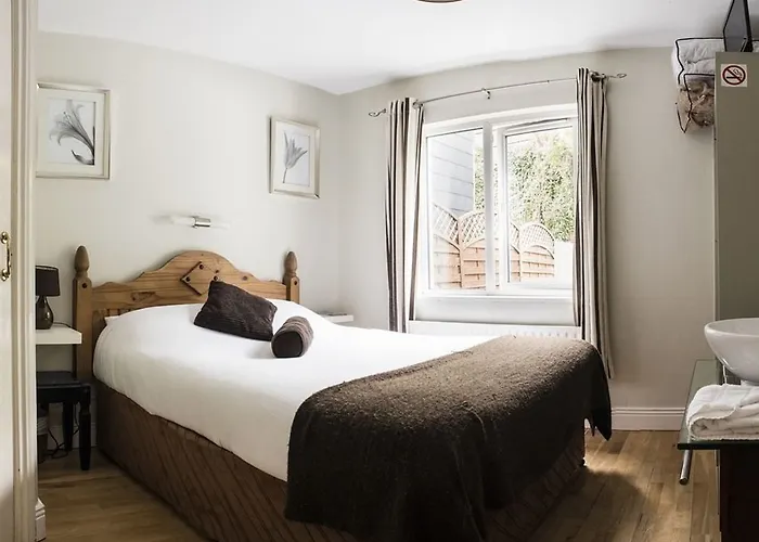 Gasthof The Lemon Leaf Cafe Bar And Townhouse 4*