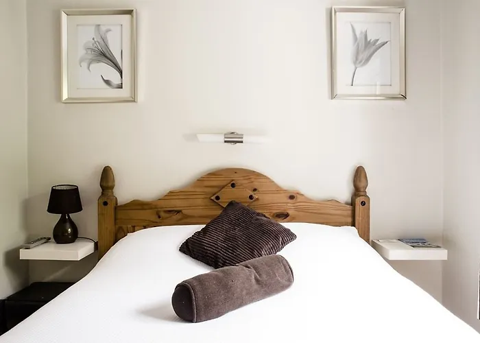 Gasthof The Lemon Leaf Cafe Bar And Townhouse