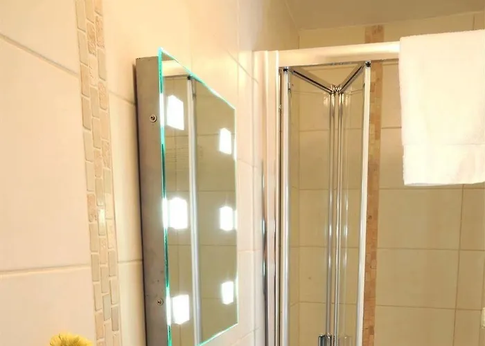 The Lemon Leaf Cafe Bar And Townhouse