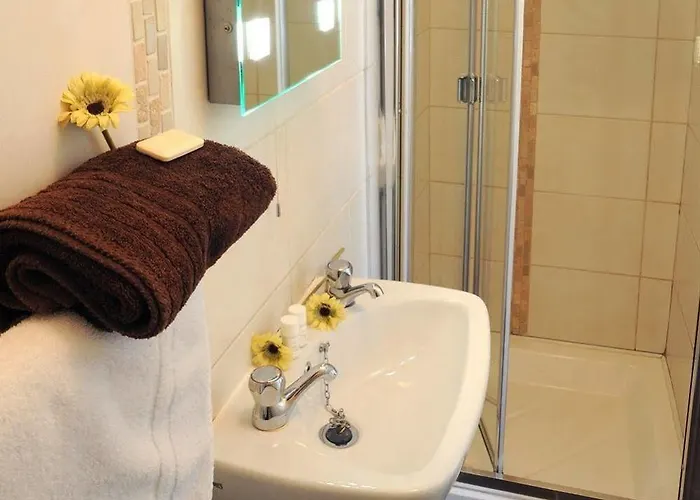 The Lemon Leaf Cafe Bar And Townhouse 4* Kinsale